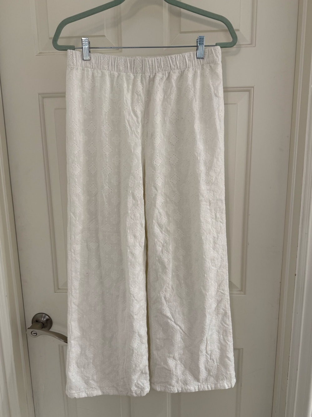 White Cotton Solai Eyelet embroidered pull on lined beach pants Medium